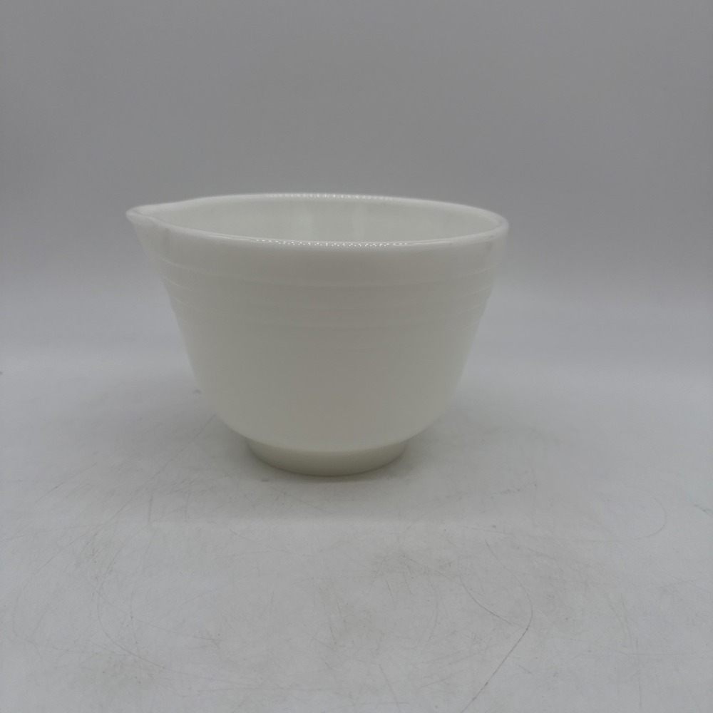 Vintage Pyrex White Hamilton Beach Milk Glass Pour Spout Small Mixing Bowl  #26
